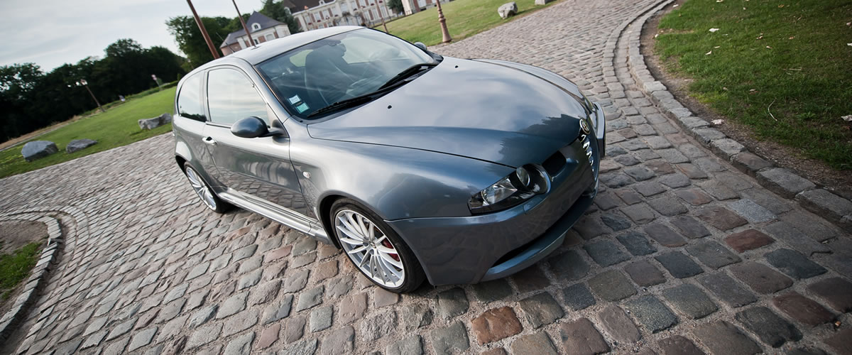 アルファロメオAlfa Romeo 147 クリスタル ペーパーウェイト アルファロメオAlfa Romeo 147 クリスタル ペーパーウェイト